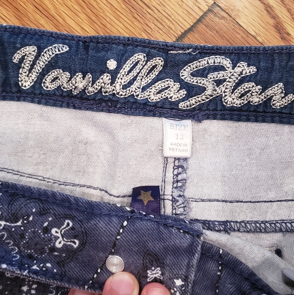 Jean Shorts - Picture 2 of 5